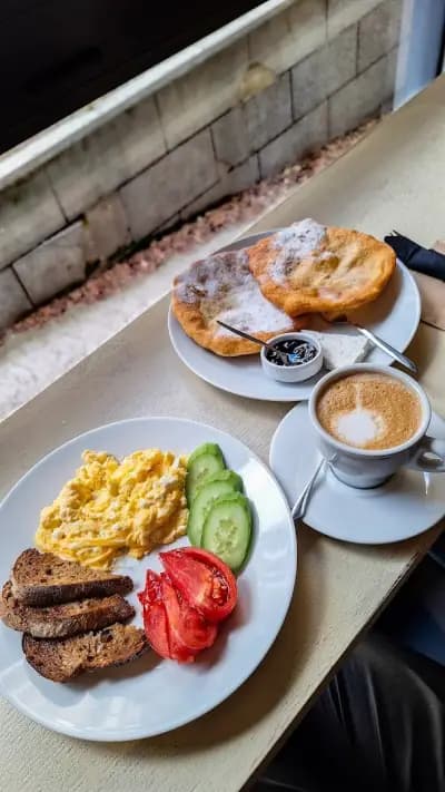 Lavené Pâtisserie & Café