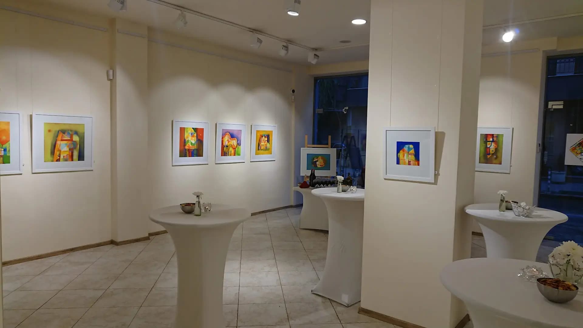 Contrast Gallery / Галерия Контраст