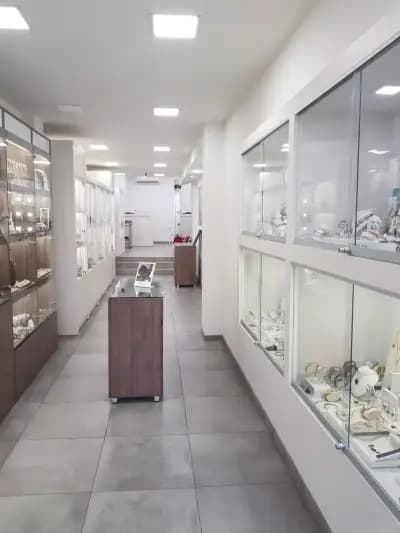 ROJE - Watches and Jewelry