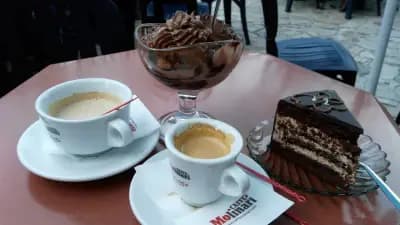 Стената