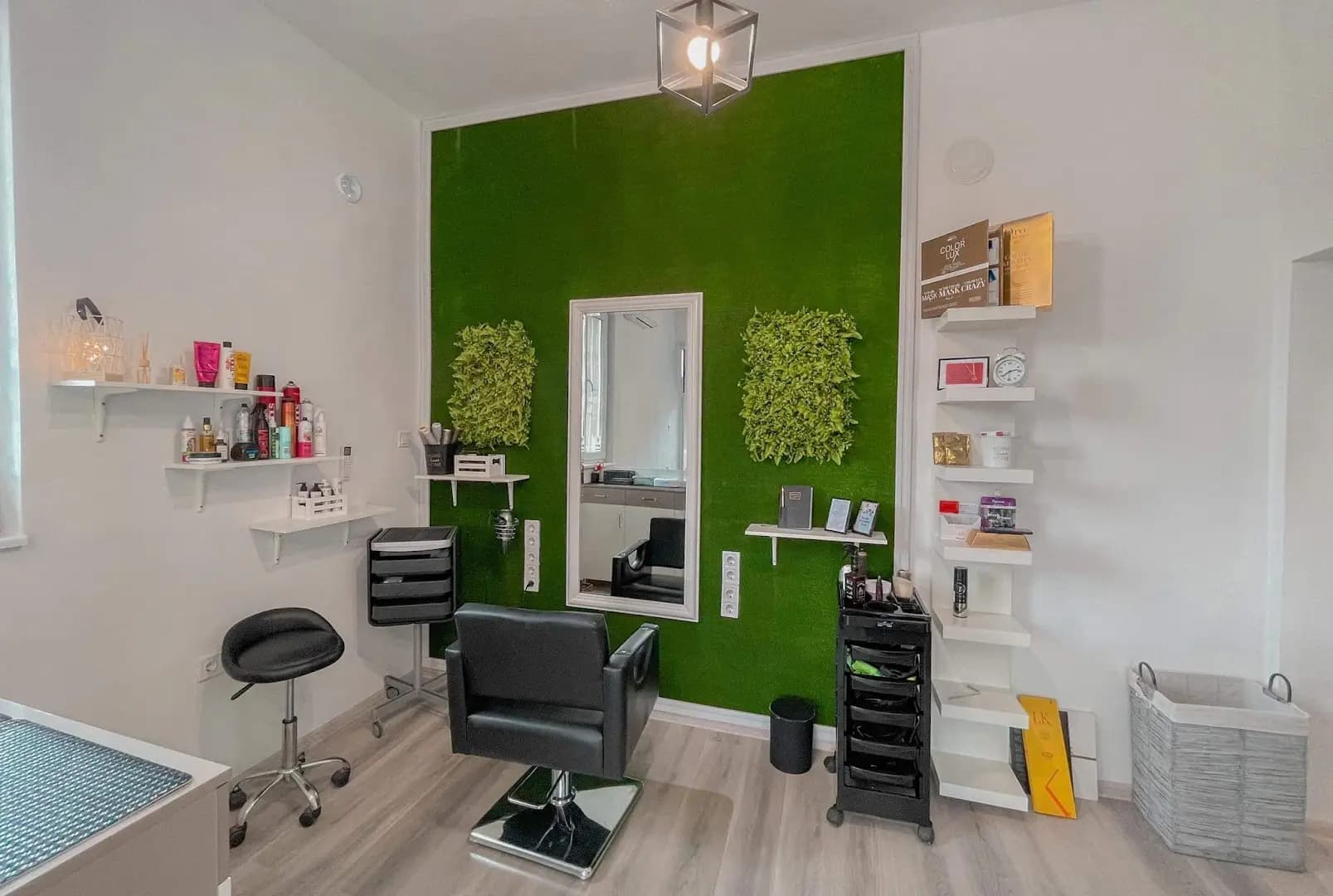 Nazar beauty salon