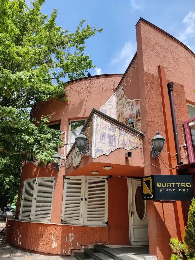 Quattro Piano Bar