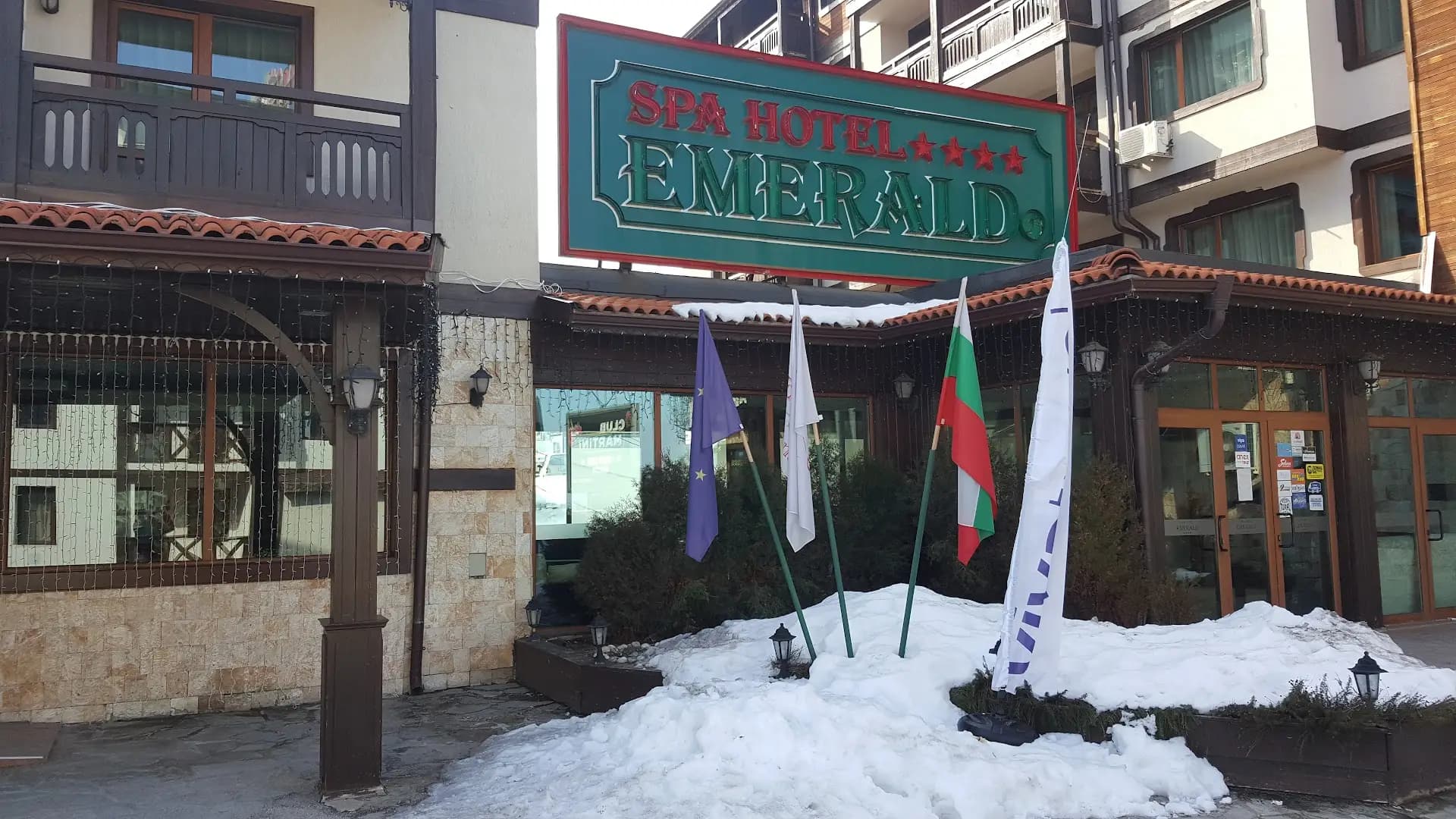 Emerald Apartment-complex