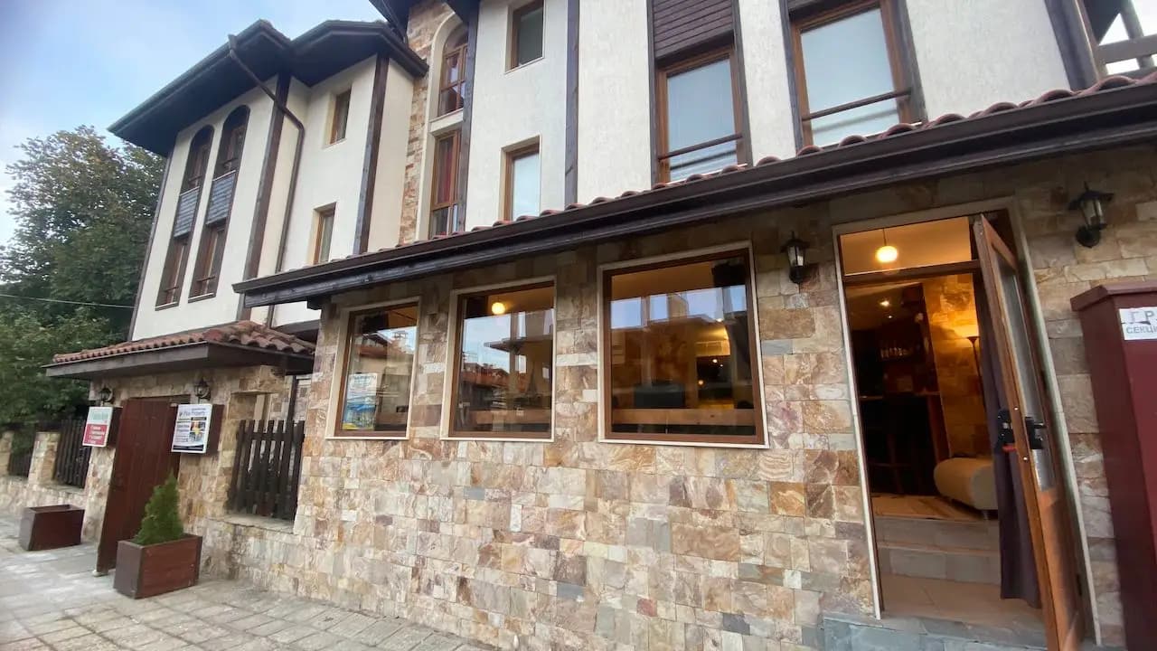 ★ Stylish & Cozy Studios in Valentina Heights Boutique Hotel ★