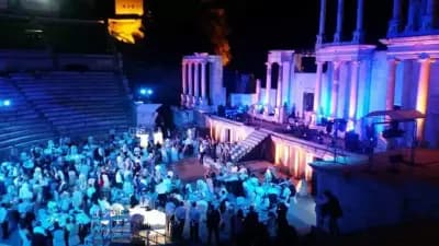 Външни и Градски Коледни и Новогодишни декорации и Украси | Корпоративни партита | Декорация за събития