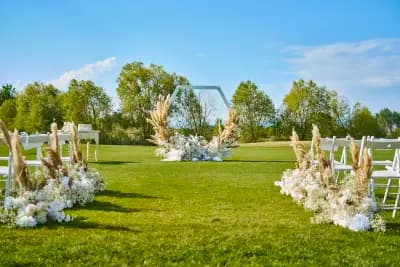 Сватбена агенция "Emotion Event & Wedding" - организация и декорация на събития
