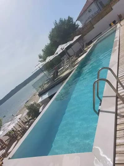 Olive Villas- Free beach access & Free parking