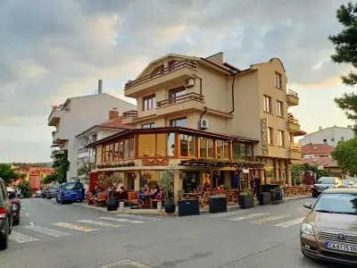 Хотел Албатрос Нов Град