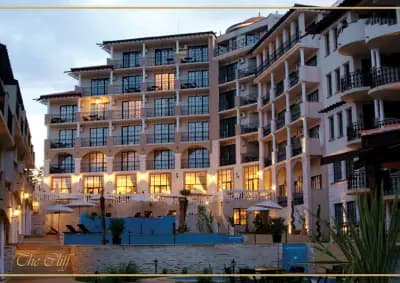 The Cliff Beach Apartments