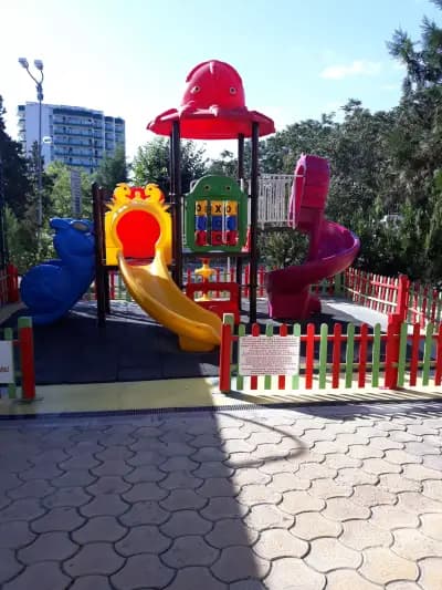 Съни Дей Клуб Хотел
