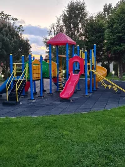 Лагуна Бийч Курорт и СПА