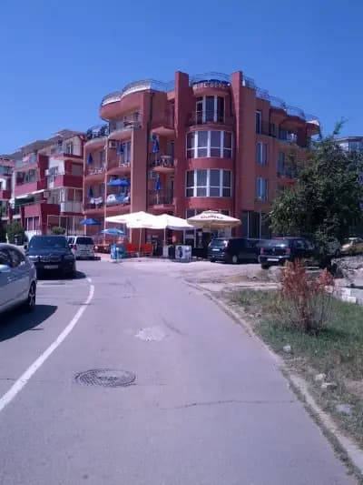 Семеен хотел Денз