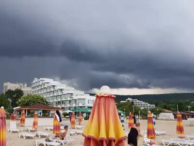Лагуна Бийч Хотел