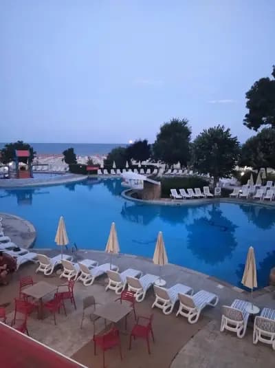 Лагуна Бийч Хотел