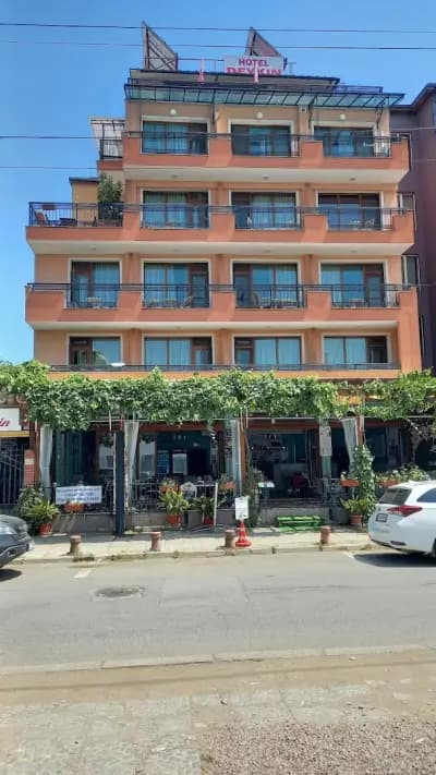 Family hotel Deykin