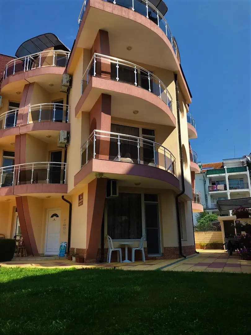 Стаи "Нира" Слънчев бряг (Guest rooms Nira Sunny beach)