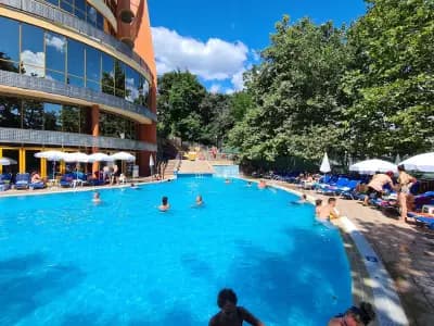 Atlas Hotel - Free Outdoor Pool and Heated Indoor Pool