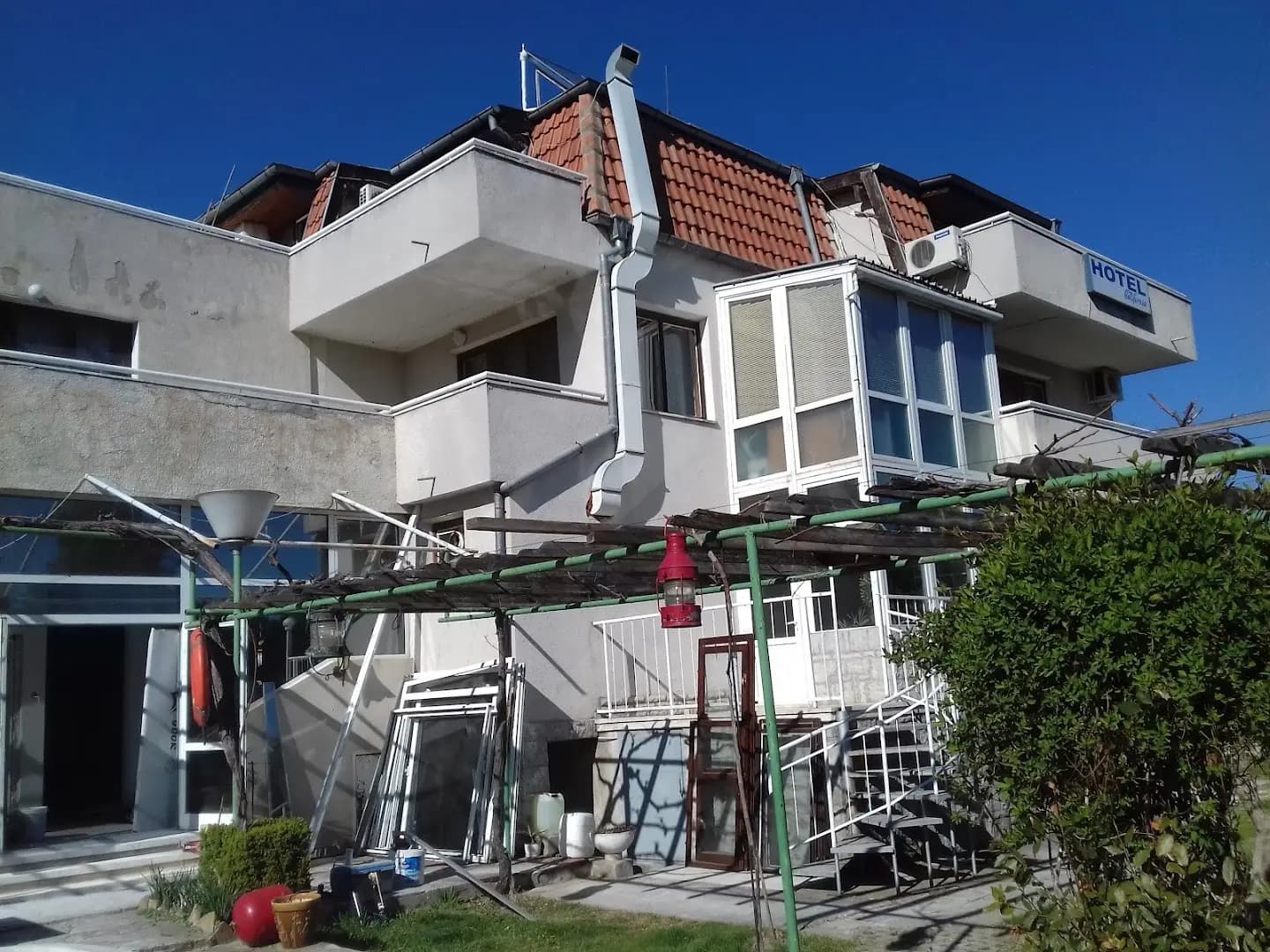 Family Hotel California - Varna