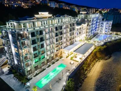 Onyx Beach Residence - Free Parking & Beach Access