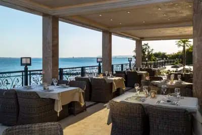 Onyx Beach Residence - Free Parking & Beach Access