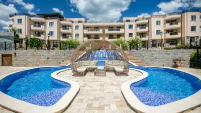 Private Apartment in Millennium 2