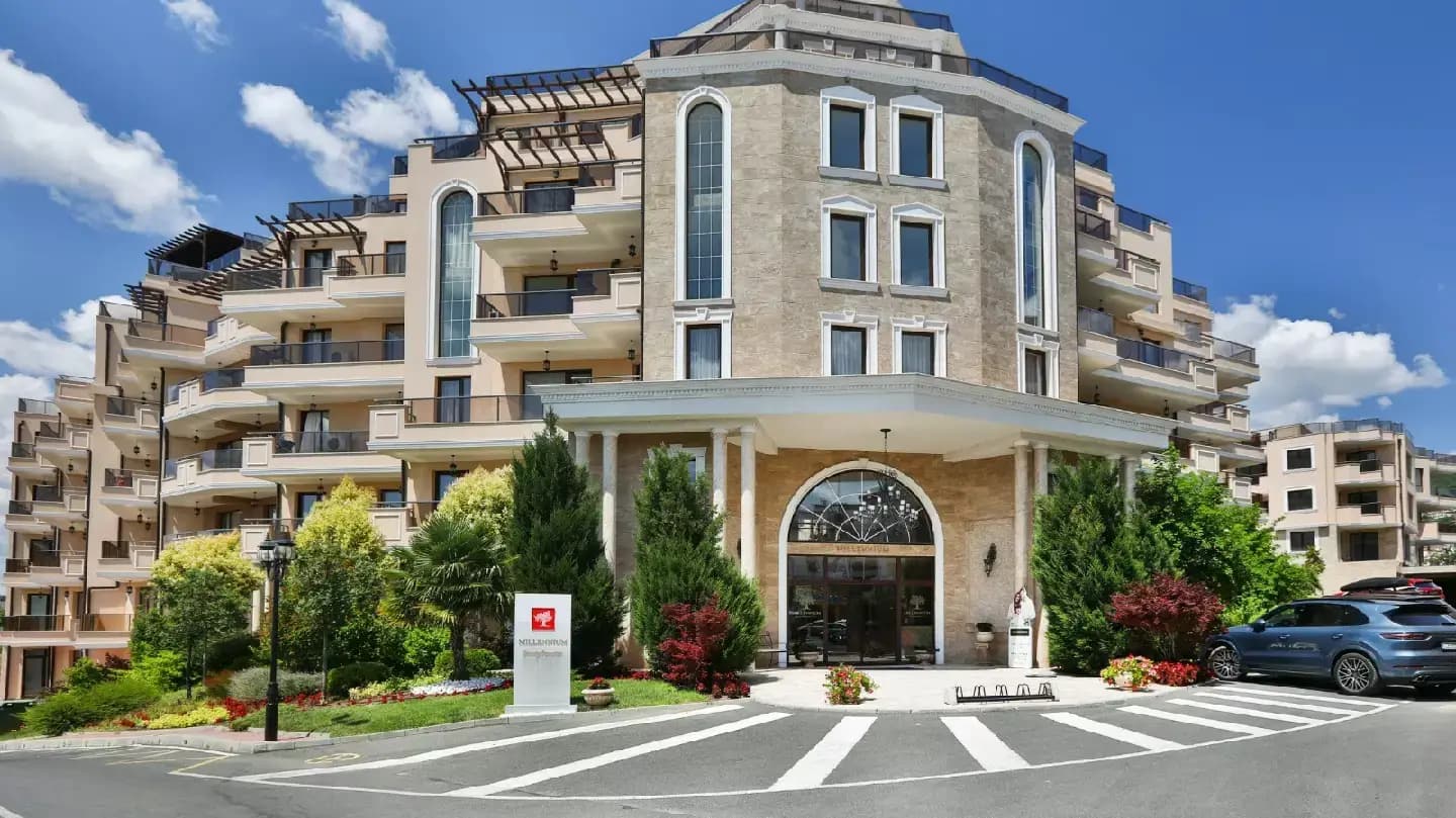Private Apartment in Millennium 2