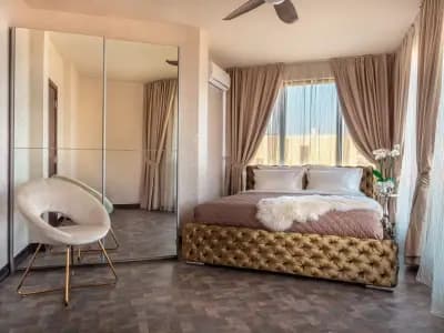Private Apartment in Millennium 2