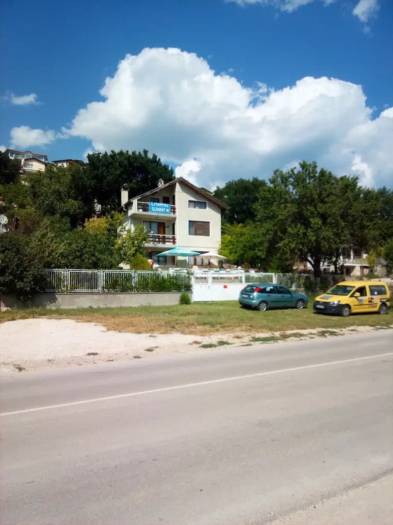 Sluncho Guest House