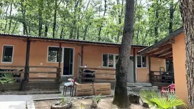 Бунгала Василико/ Почивка в Китен/ Нощувки в Китен/ Прохлада в борова гора
