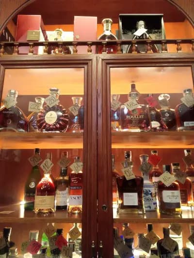 Tasting Room - Premium Spirits & Cocktails