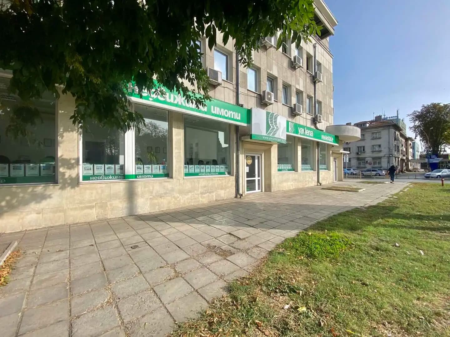 Явлена Варна, пл. Славейков