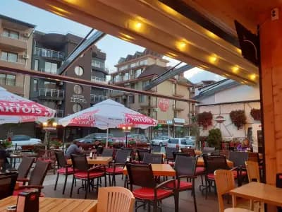 Capri Pizza Bar & Grill