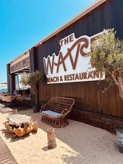THE WAVE BEACH RESTAURANT