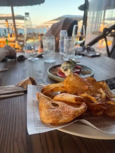 THE WAVE BEACH RESTAURANT