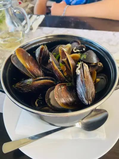 Restaurant "Breeze"