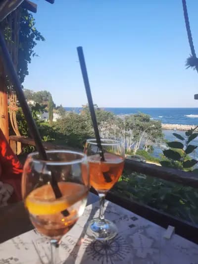 Restaurant "Breeze"