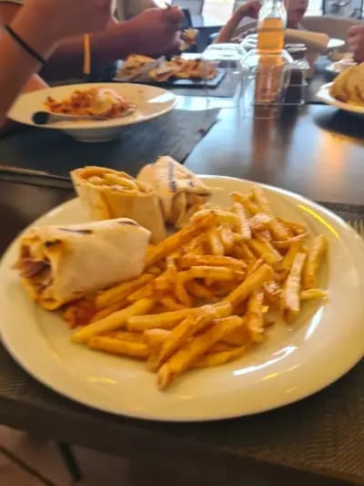 Friends Bar & Dinner