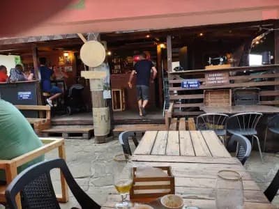 hungry horse bar & grill
