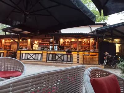 Matis bar and Grill
