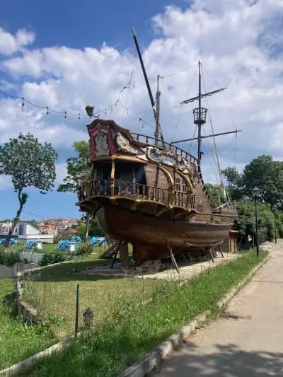 Ресторант Кораб Есмералда