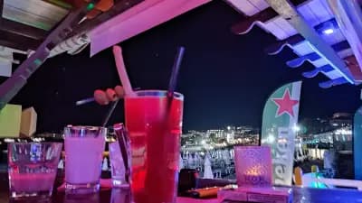 Плажен бар „Елвис“