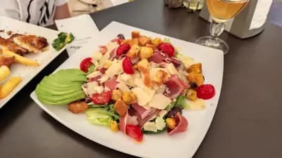 The House Bar and Dinner