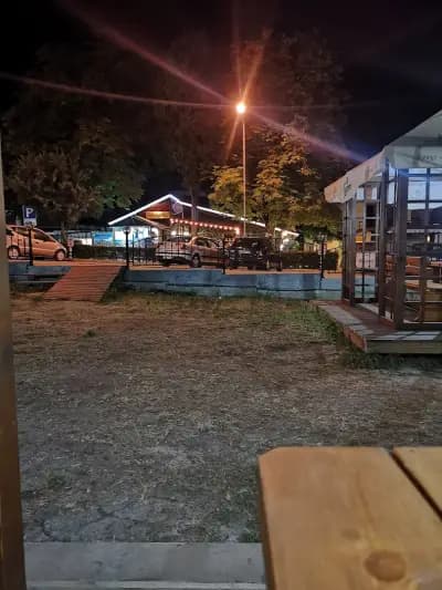 Bistro/Guesthouse KIPARIS