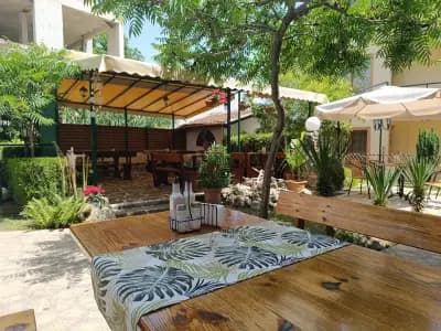 Bistro/Guesthouse KIPARIS