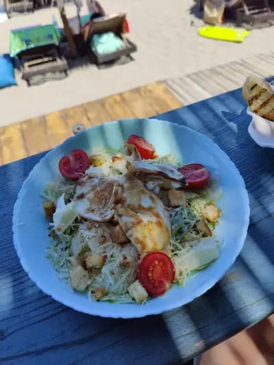 "Dolphin Beach Bar & Dinner" / Плажен Бар Делфин