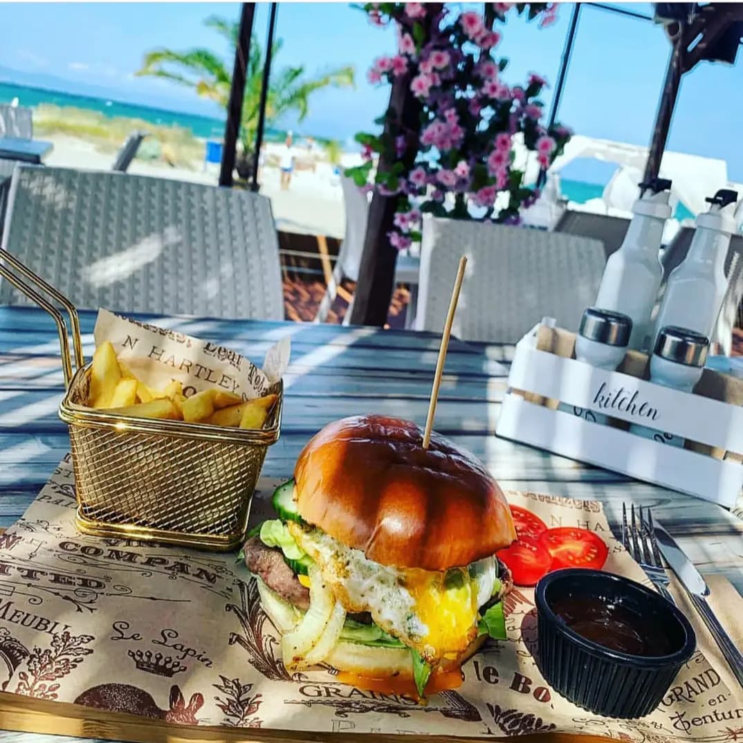 Caribi Beach Bar & Food Pomorie