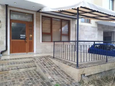 Golden House Bistro