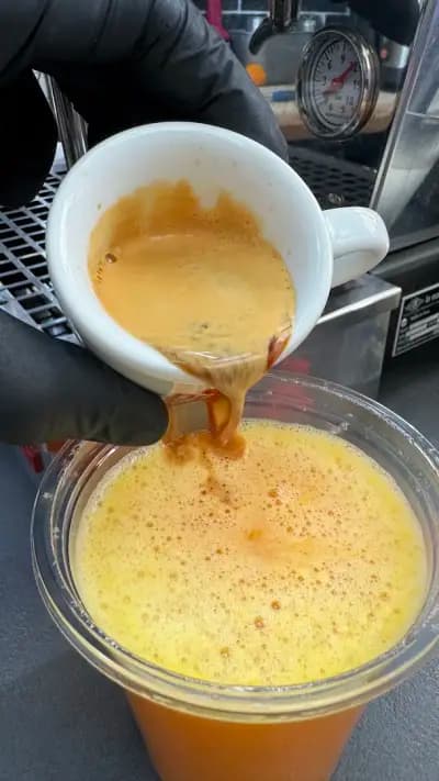 Фреш бар “BUBBLE” Waffles & Tea Sozopol