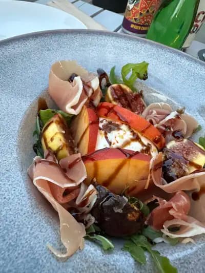 Albatros Local Kitchen and Craft Beer