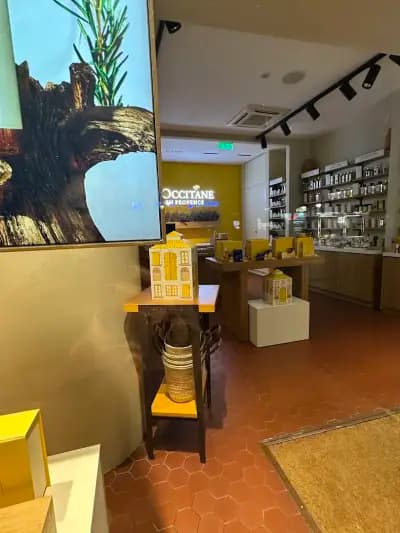 МАГАЗИН L'OCCITANE